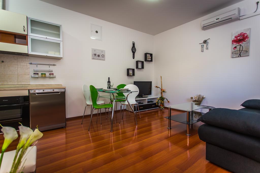 Apartman Nikolic 2 Apartman Kaštela Kültér fotó